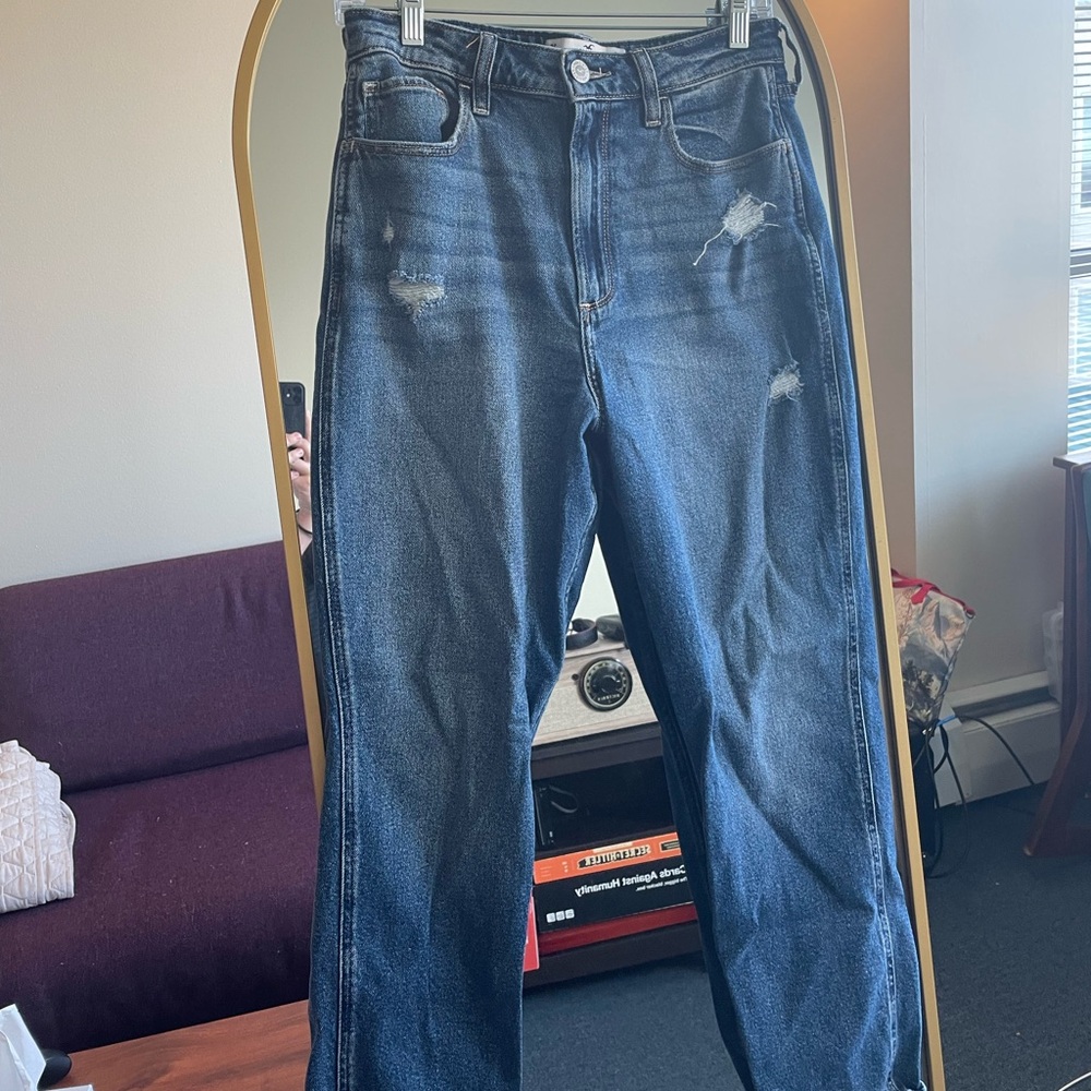 Hollister Curvy Ultra High Rise Mom Jean